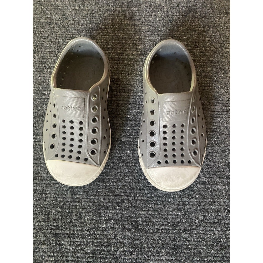 Native Jefferson Shoes Size C6, Color Grey - Perfect Summer Shoe for Toddlers